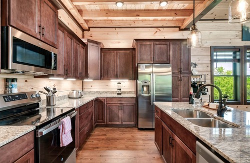 Sevierville House | Brand NEW. FALL Discounts-/Hot Tub/Indoor Pool/Fire Pit