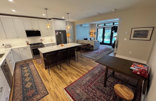 North Conway Condo | BRAND NEW Family, First floor condo. Location, Location. Location.