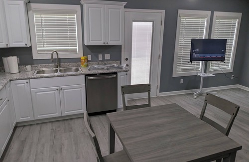 Big Creek Boat Rental | Brand New Floating Home on Norris Lake : Sleeps 12 : Swim, Grill & Relax! #2