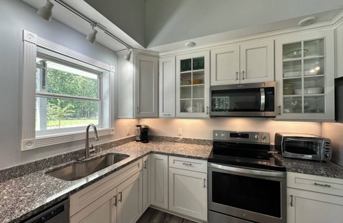 Statesboro House | Brand New Game Day Listing! GATA Getaway! 2 bed, 2 bath, 15 min from Stadium.