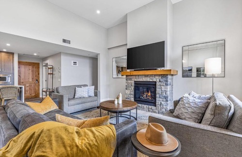 Canmore House | BRAND NEW - Gorgeous Spring Creek Penthouse