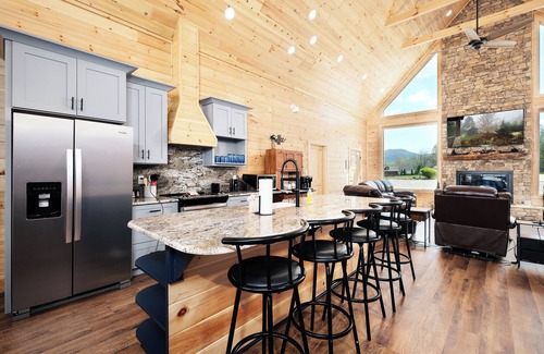 Gatlinburg - Pigeon Forge Cabin | Brand new gorgeous 5BR cabin with mtn views, game room, hot tub, movie theater!