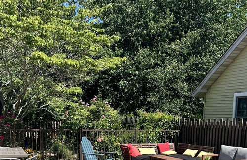 Pipes Cove House | Brand New Heated Pool Walk to Town!