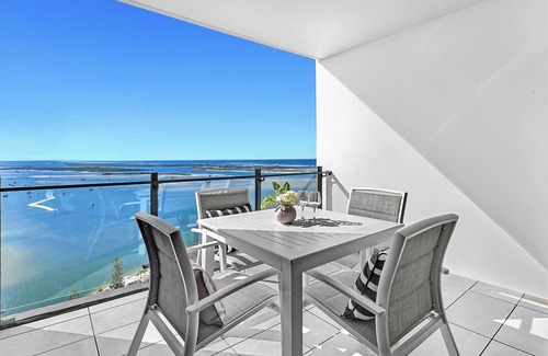Southport Apartment | Brand New High-level Ocean View 2BR Retreat