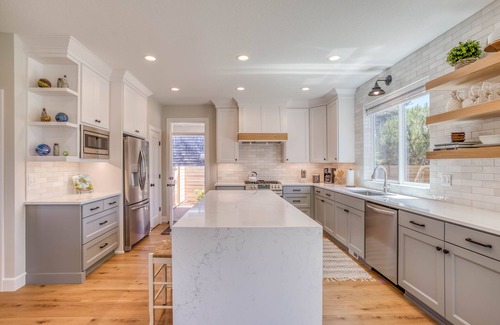 Lincoln City House | Brand New Home: 3 King Bedrooms, Kids Bonus and Bunk Room, Hot Tub, Near Beach!