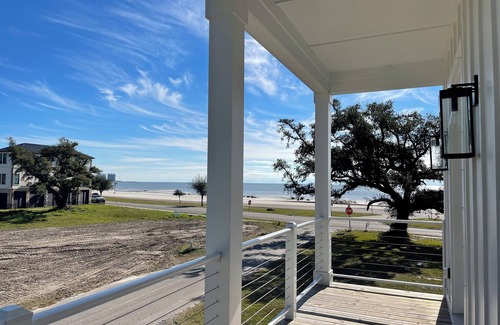 Gulfport House | Brand New Home Steps from Beach! Close to Aquarium and Casino