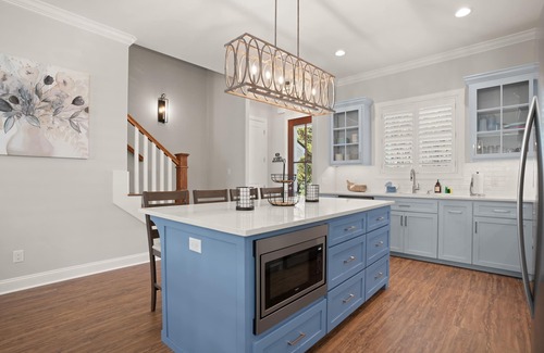 King City House | Brand New Home, Sleeps 10, Pool and Screened-in Porch with TV!