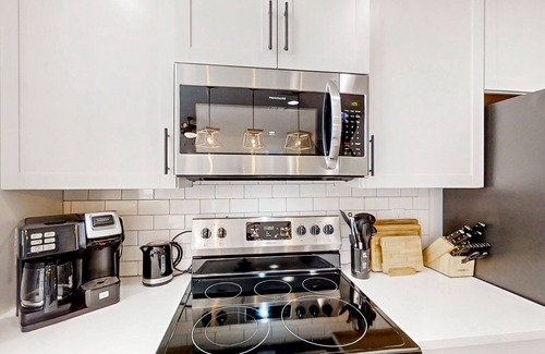 Urban Core House | Brand new home with open layout, office, & great location - dog-friendly