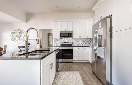 Mauldin House | Brand new house. Pet friendly. King bed. Mauldin Simpsonville. 2 car garage.