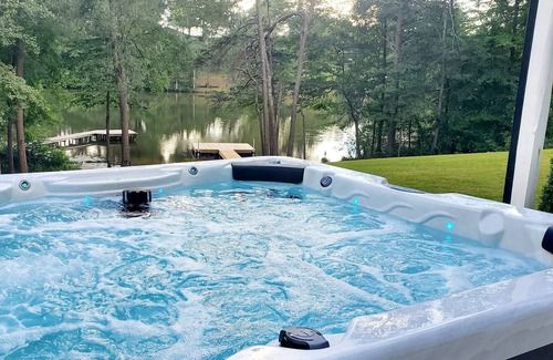 Greer House | BRAND NEW Lake House, Relaxing Retreat, 15 Min from GSP