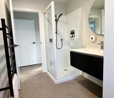 Two Mile Bay Apartment | Brand new Lakeside cozy two queen rooms