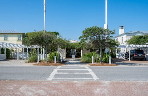 Seaside House | BRAND NEW LISTING~ DISCOUNTED INTRO PRICING~WEST INDIAN~SEASIDE~2 Adults~Chairs!