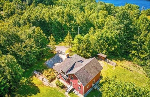 Newbury House | Brand new listing! Gorgeous 3-bedroom, 2 1/2 bath ski house in charming Newbury!