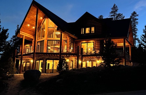 Grand Lake Cabin | Brand New Lodge! Panoramic Mtn/Lake Vayiews! Hot tub, Fido Friendly, Game Room!