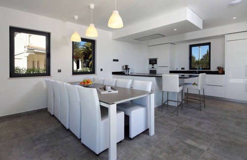 Carvoeiro Villa | Brand new luxury villa ! sleeps 10, 300 meters from the ocean !