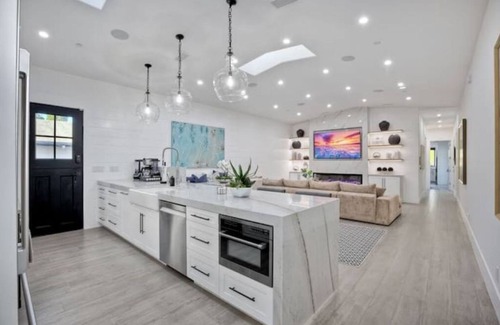 College West House | Brand New Luxurious 5-Bedroom House
