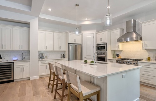 San Remo House | Brand New Luxurious Retreat with Heated Pool, Putting Green, and 4 Ensuites