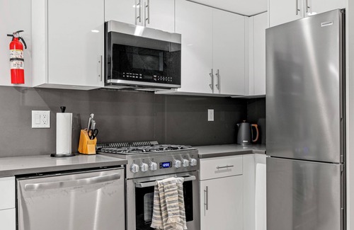Jersey City Condo | Brand New Luxury 2 Bed 2 Bath w/free parking