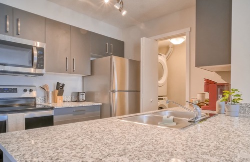 Calgary Condo | Brand New Luxury 2Bedrooms Condo by Calgary Airport & Crossiron Mill Mall W UG P