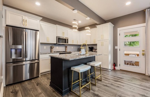 Germantown House | ~Brand new~ Luxury 3BDR~Patio heater~Central AC~