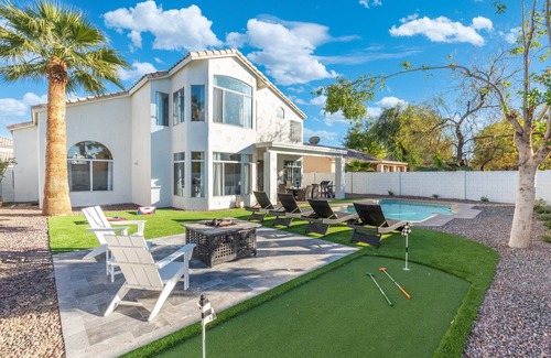 Chandler House | BRAND NEW! LUXURY 6 bedroom/3 bath w heated pool