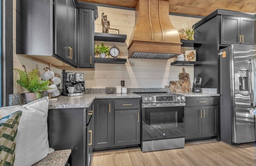 Sevierville Cabin | Brand New Luxury 6-Bed, 8-Bath with Indoor Heated Pool, Home Theater, Hot Tub, Sleeps 22 !
