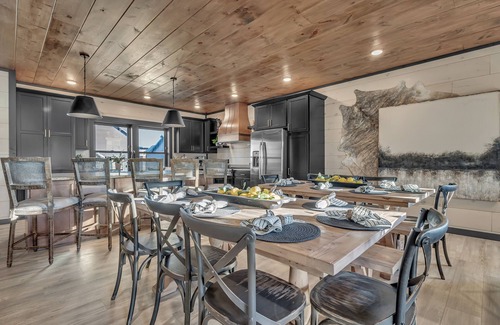 Sevierville Cabin | Brand New Luxury 6-Bed, 8-Bath with Indoor Heated Pool, Home Theater, Hot Tub, Sleeps 22 !