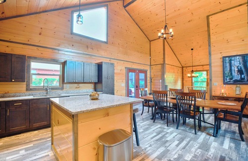 Sevierville Cabin | Brand New Luxury Cabin/Hot tub/Game Rm/Pool table