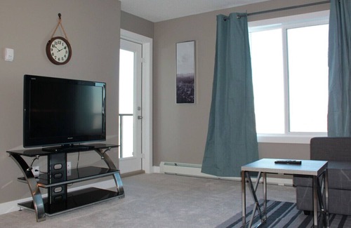 Calgary Condo | Brand new luxury condo 5 min to Airport and CrossIron Mall