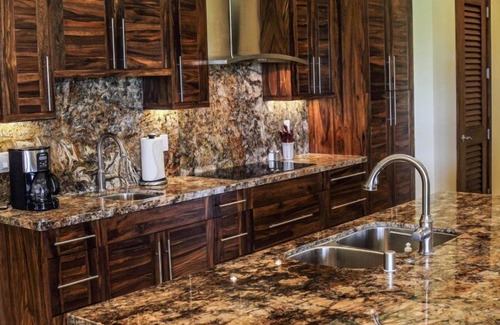 Kahuku Villa | Brand New Luxury Country Villa With Ocean, Mountain & Horse Ranch Views sleep 12