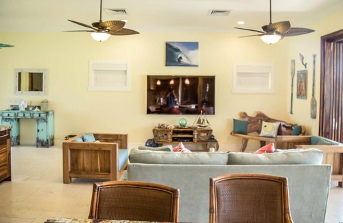 Kahuku Villa | Brand New Luxury Country Villa With Ocean, Mountain & Horse Ranch Views sleep 12