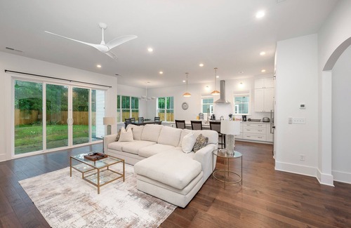 Enderly Park House | Brand New Luxury Home 4BR/3BA Minutes to Uptown