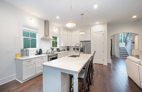 Enderly Park House | Brand New Luxury Home 4BR/3BA Minutes to Uptown