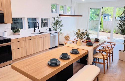 Victory Heights House | Brand New Luxury Seattle Retreat