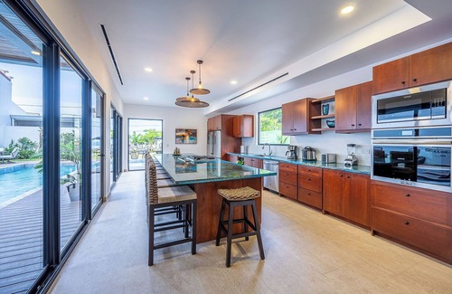 Jaco Villa | Brand New Luxury Spacious 12 Bedroom Ocean Front Luxury Villa South Jaco.
