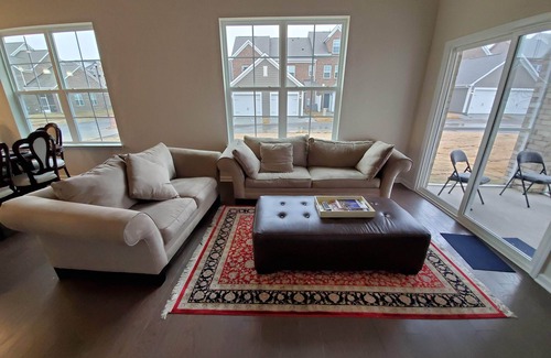 Charlotte House | Brand new luxury townhouse in prime location in Ballantyne - Book now!