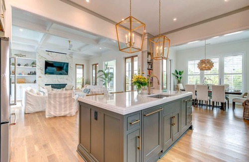 Isle of Palms House | 🍾Brand New Luxury~ 6 bedrooms, 7.5 bathrooms, pool, spa, elevator, ocean views 🌅