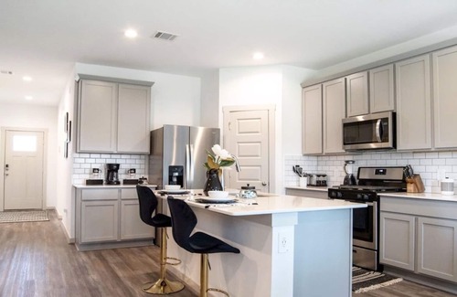 Missouri City House | Brand New Luxury Smart Model Home 25 min to Galleria