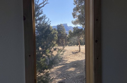 Mancos House | Brand New Magical Modern Home by Mesa Verde Park with Scenic Mountain Views
