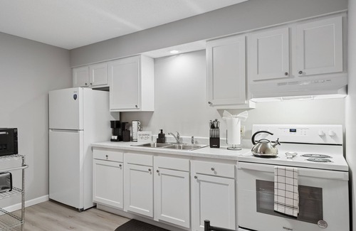 Springfield Apartment | Brand New! Modern 1BD,1BA Hidden Gem w/King Bed, Patio, Fast WiFi & Free Parking