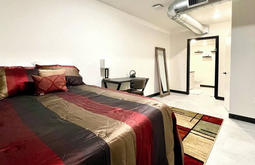 Iowa City Apartment | Brand New Modern Apartment in the heart of Downtown Iowa City
