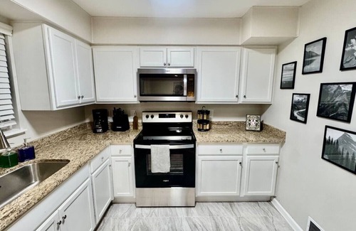 Collier Heights Apartment | Brand new modern Bungalow in Historic Atlanta