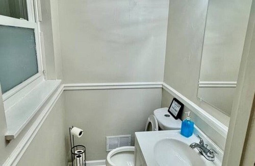 Collier Heights Apartment | Brand new modern Bungalow in Historic Atlanta