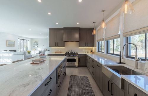 Katama House | Brand New Modern Coastal Retreat in Katama