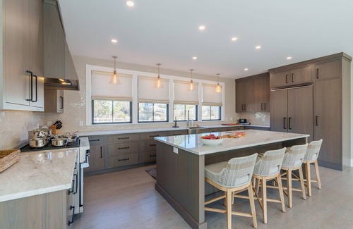 Katama House | Brand New Modern Coastal Retreat in Katama
