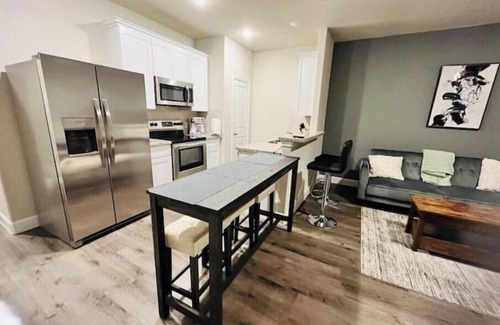 Conroe House | Brand new modern cozy enclave in Conroe awaits you.