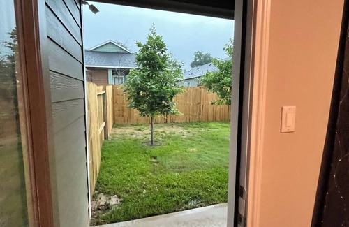 Conroe House | Brand new modern cozy enclave in Conroe awaits you.