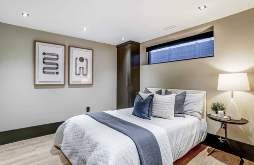 Etobicoke House | Brand New Modern home in a desired Edenbridge-1 min from St. Georges Golf Course