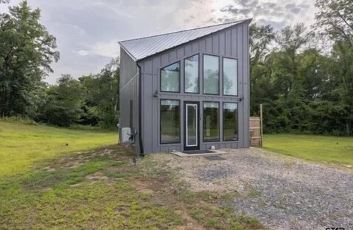 Tyler Cabin | BRAND NEW modern luxury cabin! Kreekside Tipi.