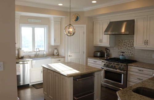 Ship Bottom House | BRAND NEW - Oceanside - 6 BR - Sleeps 15+ - Pool, Hot Tub, Game Room, Elevator
